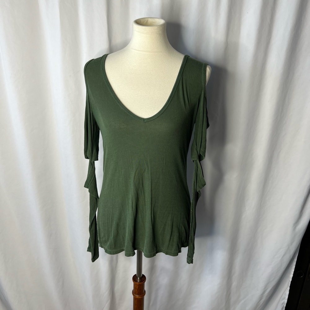 Michael Lauren Cut Out Sleeve Ribbed Top – Size L ✨